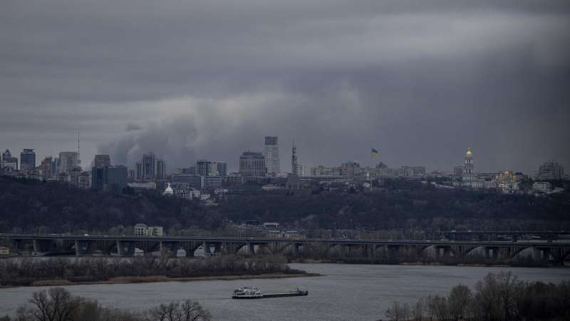 Украинские СМИ сообщили о взрывах в Киеве